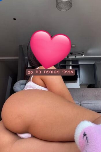 2 חברות הכי שוות בעיר במקום הכי ברמה דסקרטי עם חניה שווה להגיע תבוא להתפנק