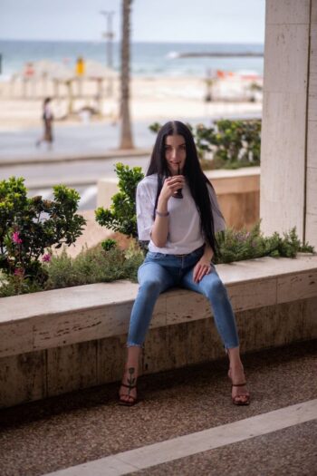 ליזה – בתל אביב בת 25 רזה