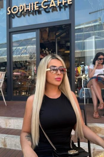 קרוליינה- בתל אביב -בת 23 איכותית בלונדה